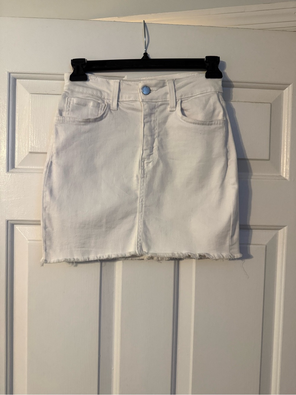 Classic White Denim Mini Skirt with Frayed Hem